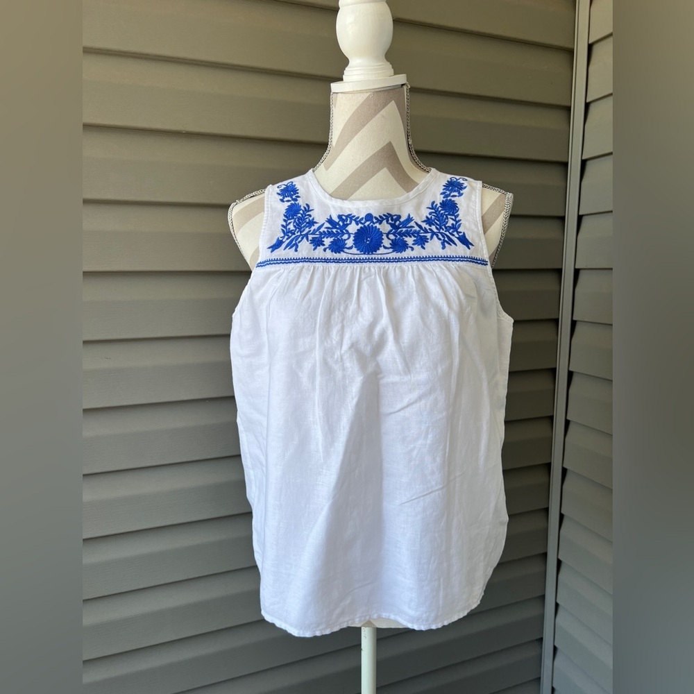 J. Crew Embroidered White /Blue Linen Blend Top Blouse SleeVeless Sz 4